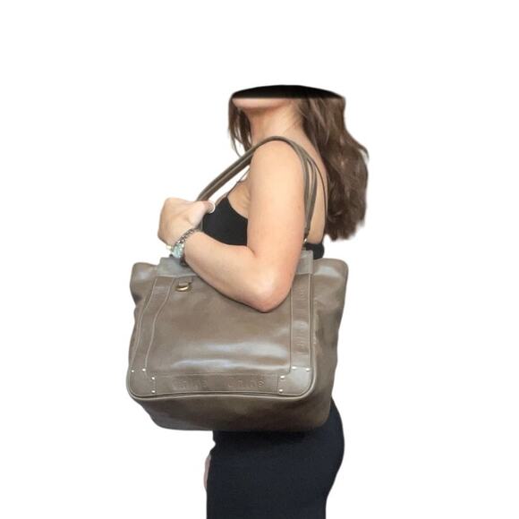 Chloe Brown Shoulder Bag - Picture 12 of 14